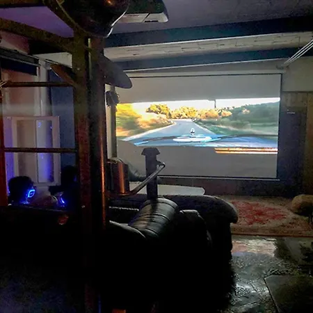 אכסניה Sandino Summer Camp *